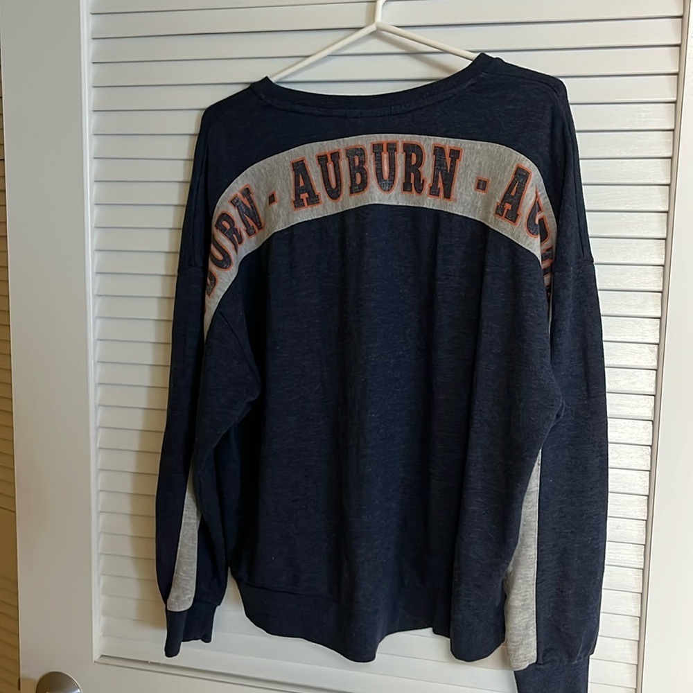 VTG-Colosseum-L-blue& gray-rib detail, Auburn University,faded,L/S, sweatshirt.